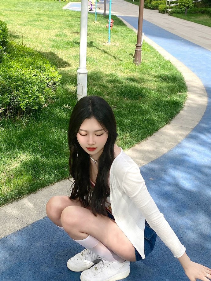 彭欣怡 头像